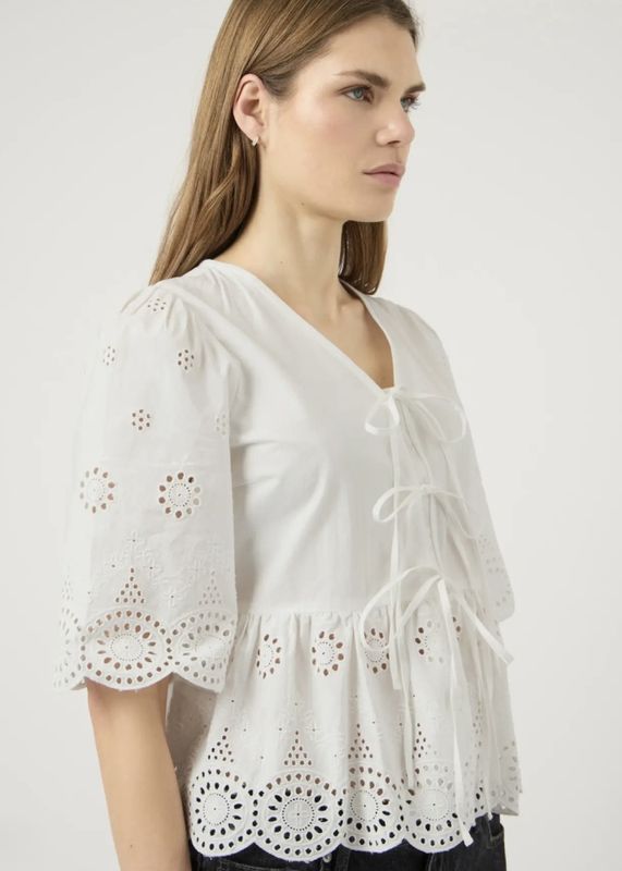 YAS Cornelia Topp 2/4 arm Star White