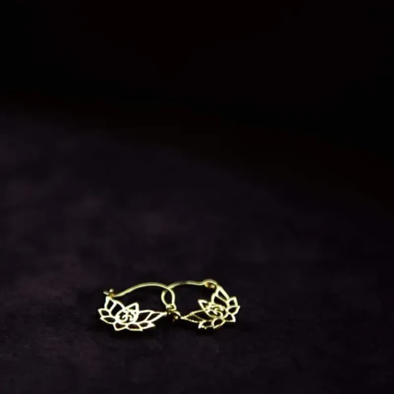 Aayshi Gold Earrings